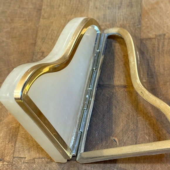 Alabaster Cream Piano Trinket Box with Floral Design Hand Crafted in Italy - Picture 3 of 11